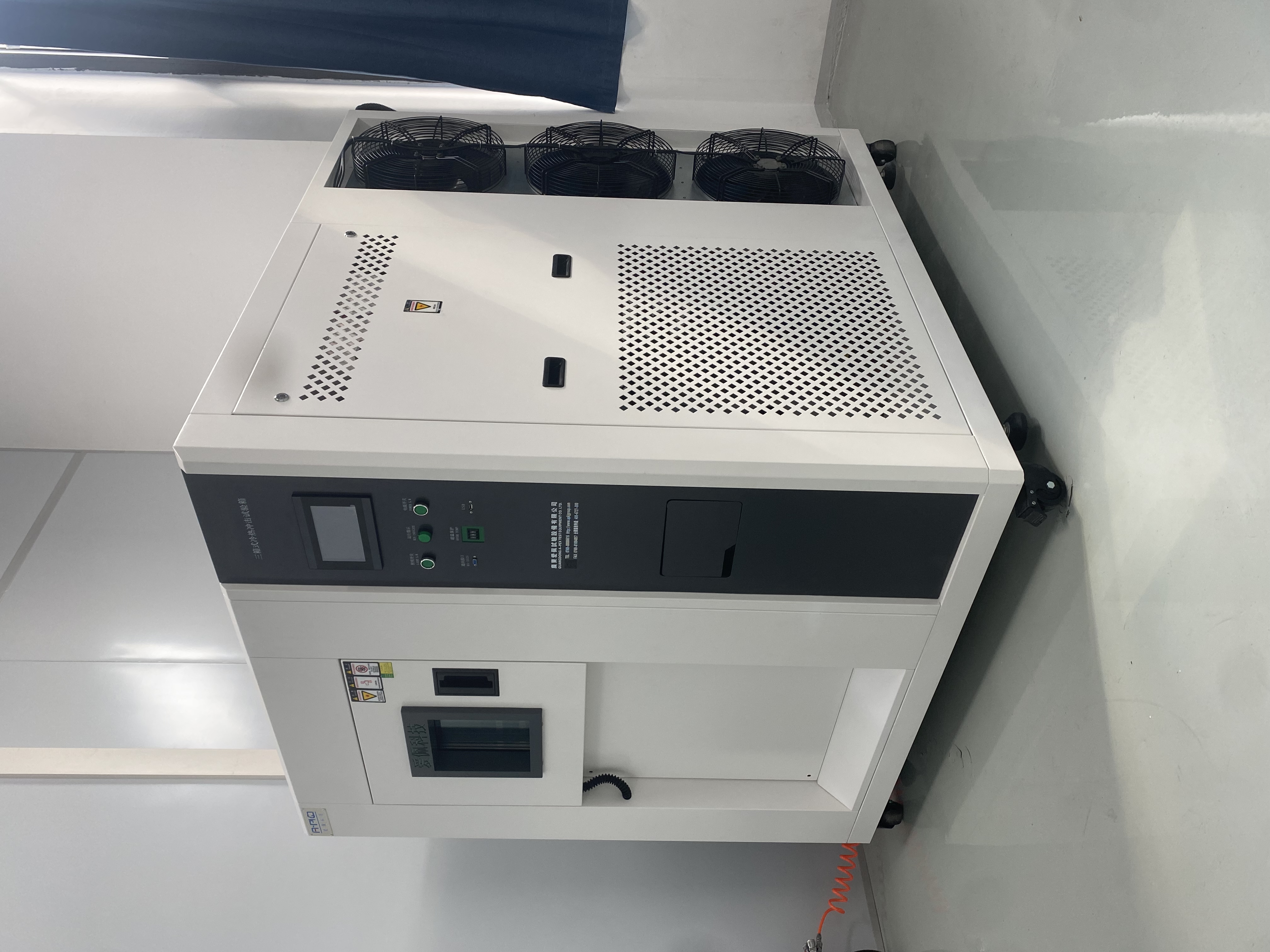 安防科技冷熱沖擊環境試驗設備